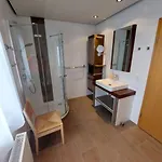 哈兹豪斯劳赫公寓 * 布劳恩拉格